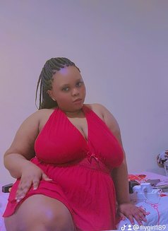 Lulu - escort in Riyadh Photo 6 of 10