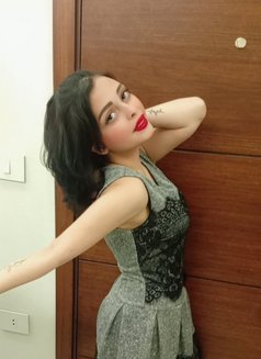 Lulu - escort in Beirut Photo 6 of 10