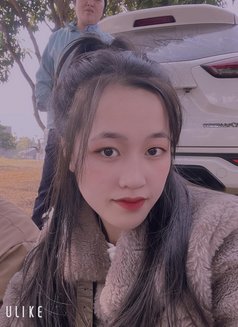 Lulu - masseuse in Mumbai Photo 2 of 4