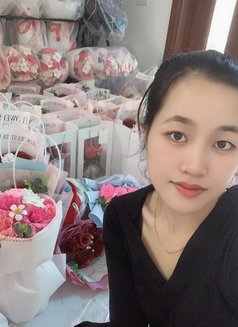 Lulu - masseuse in Mumbai Photo 3 of 4