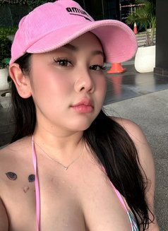 Lulu - escort in Okinawa Island Photo 3 of 6