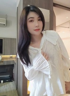 ZinZin - escort in Singapore Photo 2 of 10