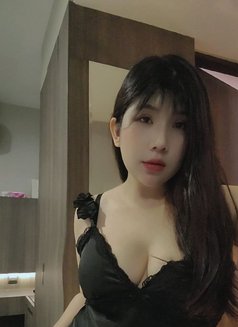 ZinZin - escort in Singapore Photo 6 of 10
