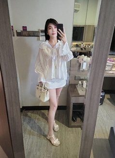 ZinZin - escort in Singapore Photo 8 of 10