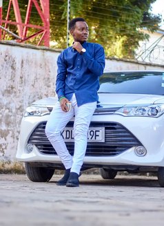 Luwi - Male escort in Mombasa Photo 3 of 9