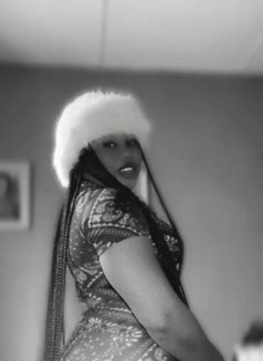 Lummmy - puta in Lagos, Nigeria Photo 7 of 20