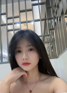 Lun - escort in Doha Photo 1 of 5