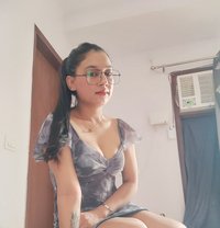 Luna 22 ( independent) - puta in New Delhi Photo 2 of 9