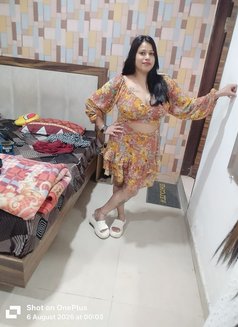Luna ( independent) - escort in New Delhi Photo 1 of 7