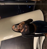 Luna 70 - escort in Bali