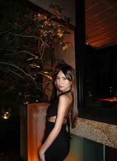 Luna - escort in Seoul Photo 6 of 19