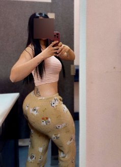 Luna - puta in Athens Photo 2 of 4