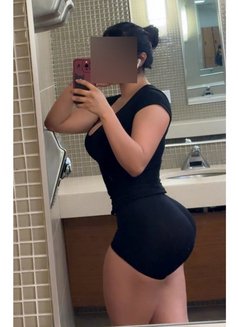 Luna - puta in Athens Photo 4 of 4