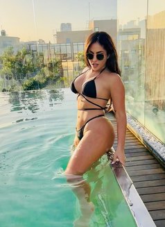 Luna - escort in Singapore Photo 7 of 8