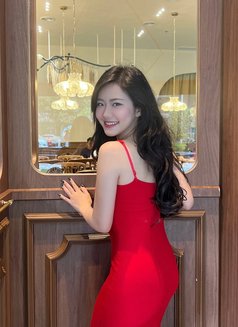 Luna - escort in Doha Photo 5 of 6