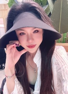 Luna - Transsexual escort in Hong Kong Photo 13 of 14