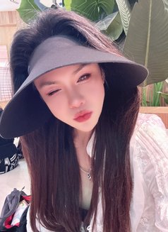 Luna - Transsexual escort in Hong Kong Photo 14 of 14