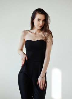 Luna - escort in Thessaloniki Photo 7 of 8