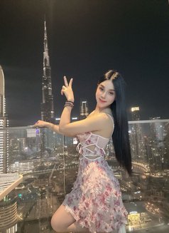 Luna - puta in Dubai Photo 7 of 7