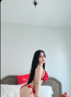 Luna - escort in Doha Photo 2 of 2