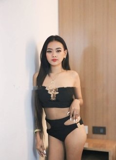 Luna - escort in Makati City Photo 2 of 5