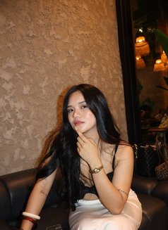 Luna - escort in Manila Photo 6 of 7