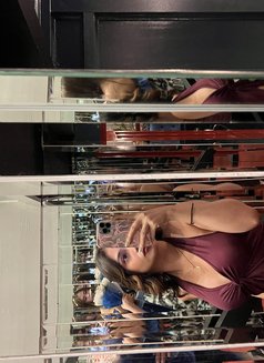 Luna - Transsexual escort in Bangkok Photo 6 of 8