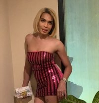 Luna Hot - Transsexual escort in Bali