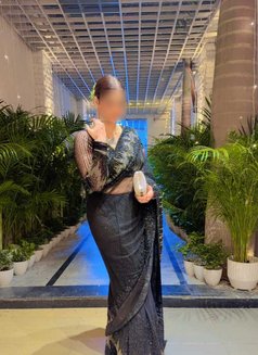 Lubna Intimacy Indian Queen in Dubai - puta in Dubai Photo 1 of 10