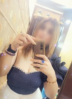 Lubna Intimacy Indian Queen in Dubai - puta in Dubai Photo 2 of 10