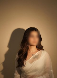 Lubna Intimacy Indian Queen in Dubai - puta in Dubai Photo 6 of 10