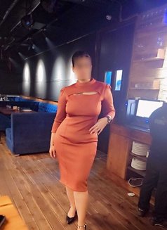 Lubna Intimacy Indian Queen in Dubai - puta in Dubai Photo 7 of 10