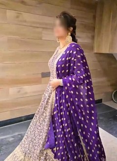 Lubna Intimacy Indian Queen in Dubai - puta in Dubai Photo 9 of 10