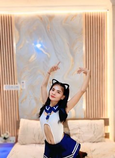 Lunna - escort in Bali Photo 7 of 9