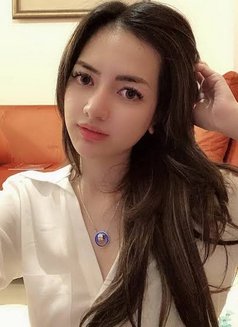 Luna - escort in Jakarta Photo 2 of 5