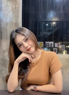 Luna good full massage service - escort in Jakarta Photo 1 of 7