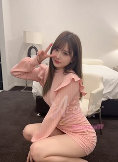 Luna - puta in Osaka Photo 5 of 5