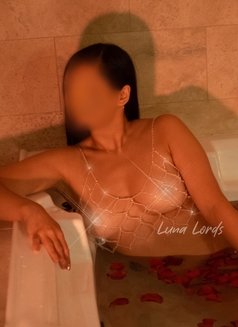 Luna Lords ♡ in Singapore July! - escort in Singapore Photo 9 of 10
