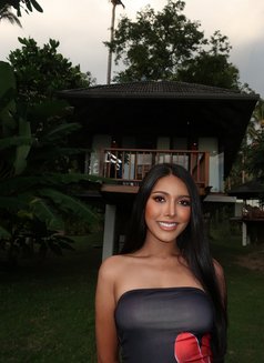 LUNA - natural boobs - puta in Phuket Photo 14 of 16