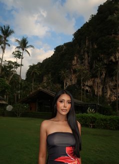 LUNA - natural boobs - puta in Phuket Photo 15 of 16