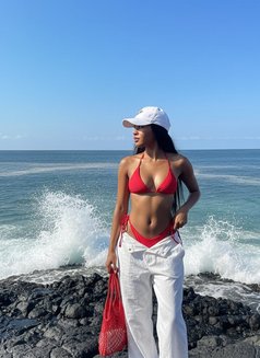 Luna - escort in Dubai Photo 5 of 5