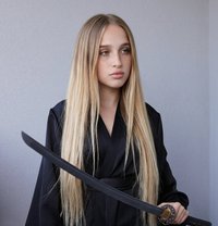 Luna - escort in Hong Kong