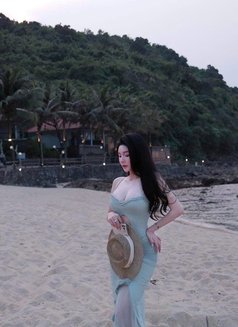 Luna - escort in Jeddah Photo 3 of 6