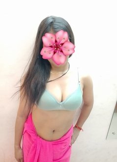 Luna South Indian Bhabhi - escort in Abu Dhabi Photo 1 of 6