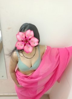 Luna South Indian Bhabhi - escort in Abu Dhabi Photo 2 of 6