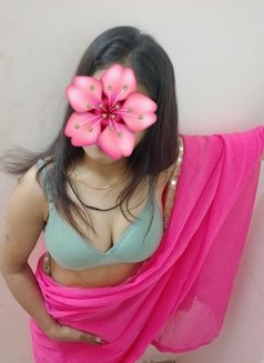 Luna South Indian Bhabhi - escort in Abu Dhabi Photo 6 of 6