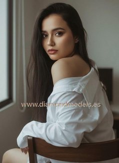 Luna Spanish 19 Years All Natural - puta in Al Manama Photo 3 of 11