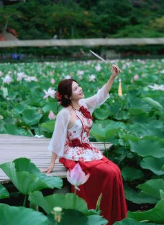 Luna - escort in Hanoi Photo 3 of 5