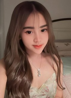 Lunaa - escort in Singapore Photo 1 of 2
