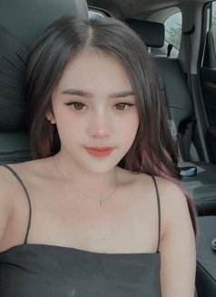 Lunaa - escort in Singapore Photo 2 of 2